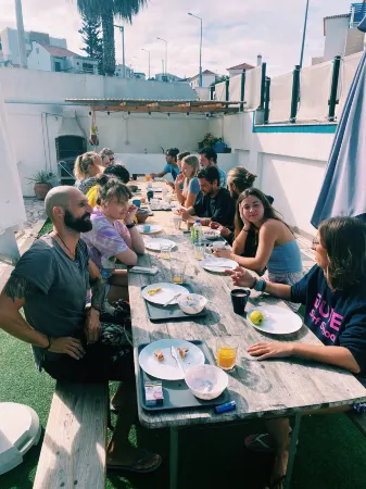 Surfer's Den Ericeira Отели в г. Энкарнасан