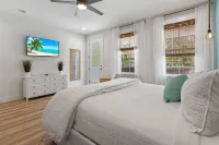 Chic Shack by AvantStay Private Pool Walk to Beach Sleeps 13