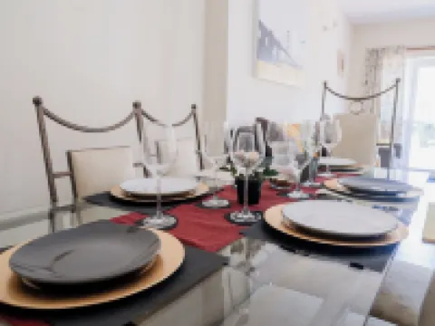 6-Bed House - Sleeps 13 - Families & Contractors Hotels in Dudley