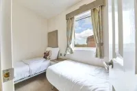 Host & Stay - Butterfly Lodge Hotels in Thirston