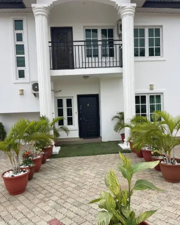 HSH Luxury Apartments