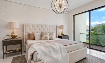 Uptown Luxury on Audubon 4 Bedroom Townhouse by RedAwning