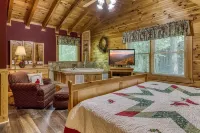 Er215 - Red Bird Haven Great Location - Close to Town! 3 Bedroom Cabin by RedAwning