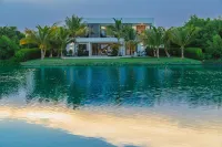 New Lake Front Villa in Golf and Beach Resort Các khách sạn ở 