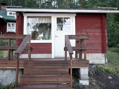 Cozy 4BR Lakeside Cottage with Sauna Hotels near Sysmän Pyhän Olavin kirkko