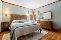 Bayview Beach Cottage For 4! - Homestays