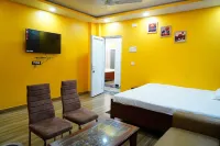 KAUSHIKI GARDEN Hotels near PDS LIC NO.-77/2016 BINDA LAL RAY
