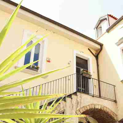 All'Ombra Della Reggia Hotel Exterior