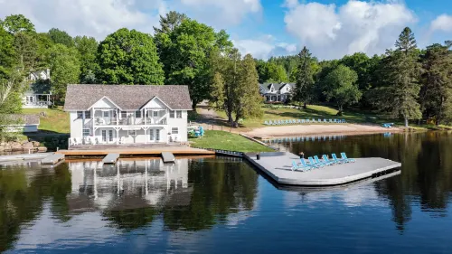 Port Cunnington Lodge & Resort Hotels in Lake of Bays