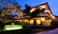 Bacchus Home Resort Hotel dekat Wat Laem Chao Sua