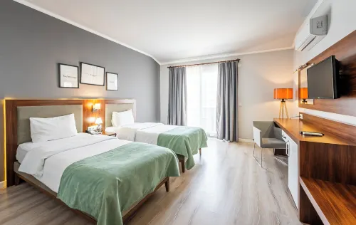 Hma Hotel & Suites - Bãi đậu xe