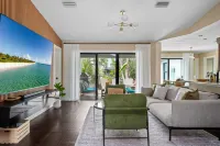 Pool, Hot Tub and Adventure Courts - Stunning Waterfront Oasis Hotels in Bradenton