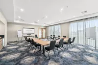 Mercure Pakenham Hotels in Beaconsfield