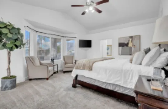 Cactus Cove – Family-Friendly Lakeside Home w/ Mountain Views & Free EV Charger