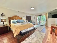 New! Redwoods ON The River in Hiouchi, CA in the Heart of the Redwood Forest