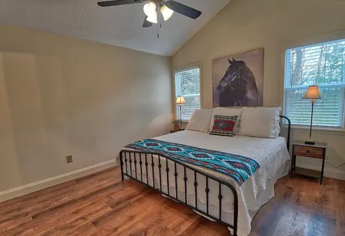 Charming 2-bedroom house with WiFi, AC nestled in the mountains of clayton