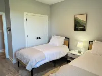 Clean luxury home near Liberty University and downtown. Quiet neighborhood, 林奇堡住宿飯店