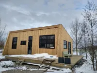 Swarm - 3 Waterlodges Naast Elkaar in Friesland