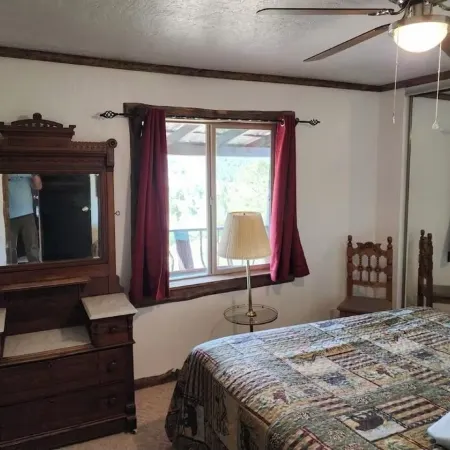 Oliver Lee cabin