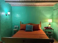 3 BR adobe home , horse friendly, pool, jacuzzi,pet friendly.