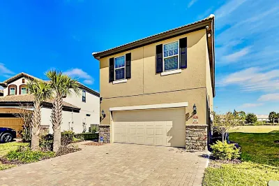 Misty Oaks Circle at Ellis Exclusive Villas