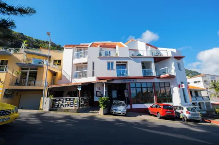 Residencial Familia Отели в г. Machico