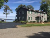 The Point - on Gull Lake فنادق في East Gull Lake