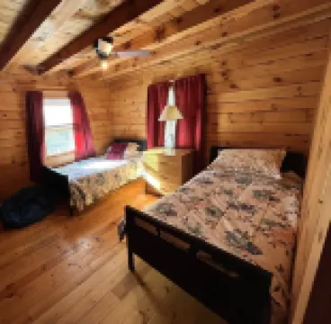 Lakefront Log Home in White Mountains! Dog-Friendly!