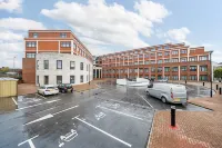 Roomspace Serviced Apartments- Syward Place Hotels in Chertsey