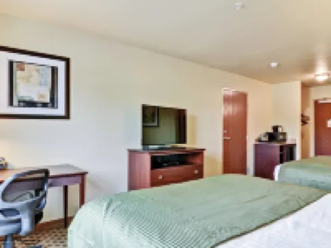Cobblestone Inn & Suites - Ambridge Hotels in Beaver County