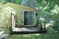 Charming Cottage in Historical Dist with Beautiful Gardens-5 Minute Walk to Town