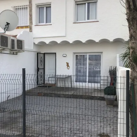 House on port with garden-Mooring possible-Santa Margarida Rosas