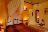 African hut comfort on estate with pool Hotel a Mbour