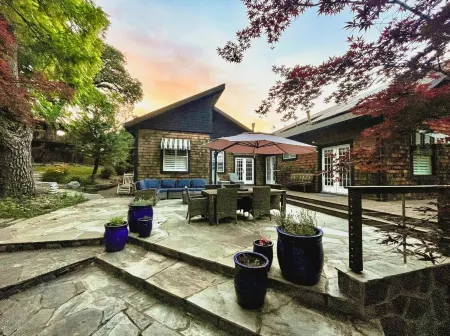 A Spacious and Elegant 3BR Californian Retreat