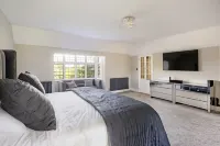 Luxury Grade 2 Listed Large Tudor Manor in Essex