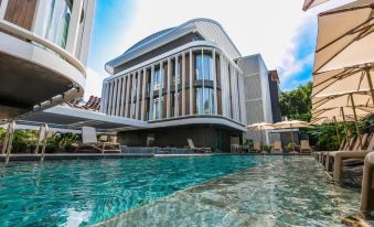 Four Hills Hotel