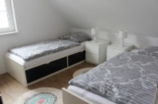 Romantic apartment in thatched house (upper floor) with large garden, child-friendly