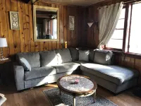 Cozy Lakeside Retreat