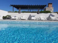 Modern apartment for 2-4 persons with garden view and pool use