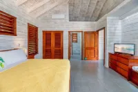 Villa Azul at Paradise Point Hotel di First Bight