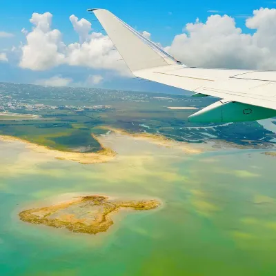 Cozy 2-bedroom apartment in fabulous Freeport with 4 balconies & plenty of space