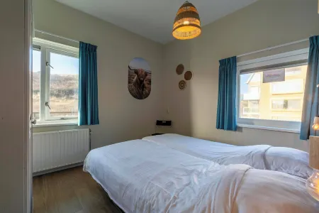 Cozy Beachside Apartment