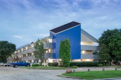 Modern studio with WiFi and fitness room in welcoming Baton Rouge