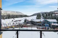 Largest Mountain Facing Property in famous Carleton Lodge - 4 bedrooms!