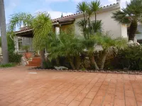 Apartment with pool in a quiet location and beautiful garden