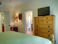 Piece of Paradise (Ocean View) 1 Bed/1.5 Bath at Grande Bay Resort فنادق في 