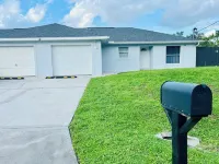 Spacious 4-bedroom house with AC and WiFi in charming Lehigh Acres