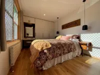 Groove-on-Grove.  Entire home in Nelson.