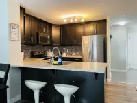 The Sophie's @ Sask (3BR/2.5BA) 새스커툰 호텔