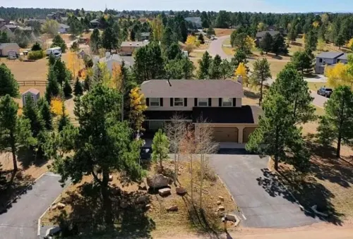 Beautiful Home w/Bdrm on main level, Mountain View & close to Air Force Academy Hotels in Black Forest